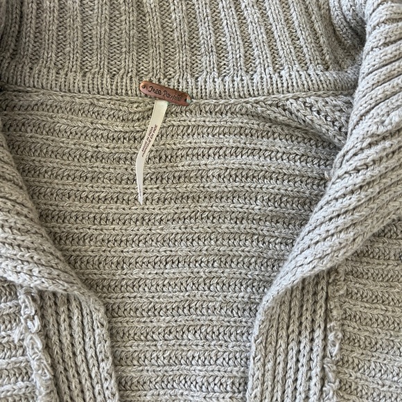 Free People Marlie Deep V Ribbed Sweater size Large - Picture 6 of 7